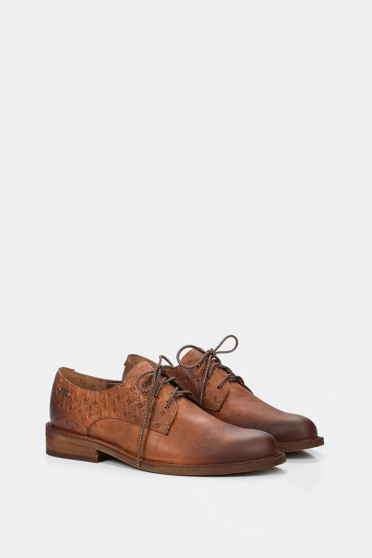 Zapatos cordón Randy de cuero para mujer grabados Miel