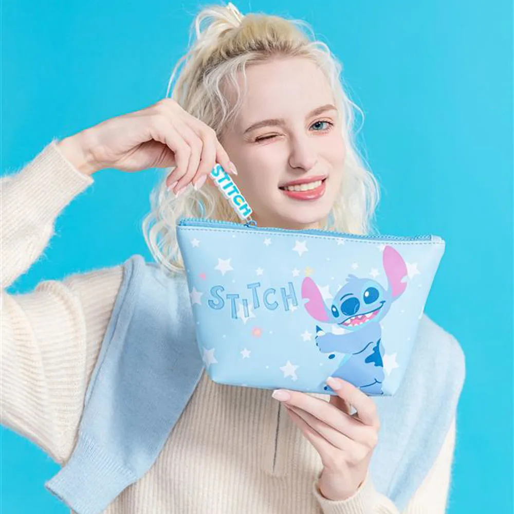 Cosmetiquera Stitch Serie Lilo & Stitch Azul Claro