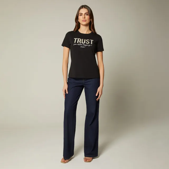 Camiseta manga corta estampado repujado